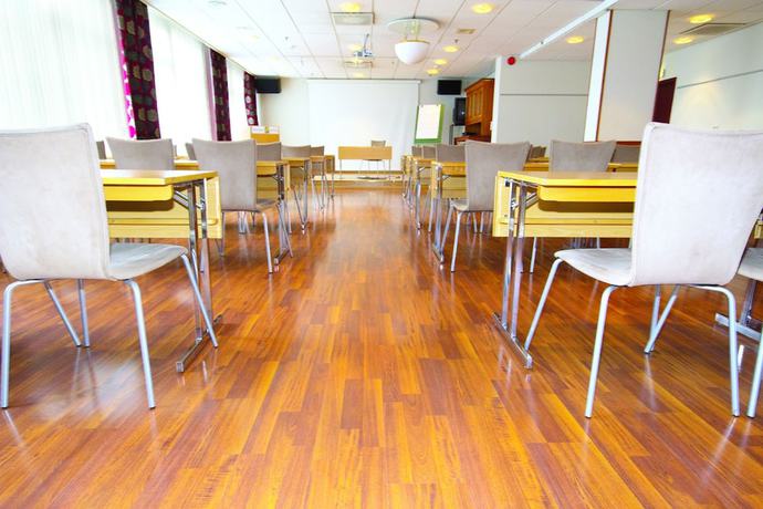 Imagen de los interiores del Hotel Comfort Finnsnes. Foto 17