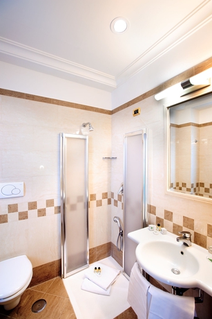 Imagen de la habitación del Hotel Comfort Gardenia Sorrento Coast. Foto 2