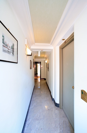 Imagen de los interiores del Hotel Comfort Gardenia Sorrento Coast. Foto 12