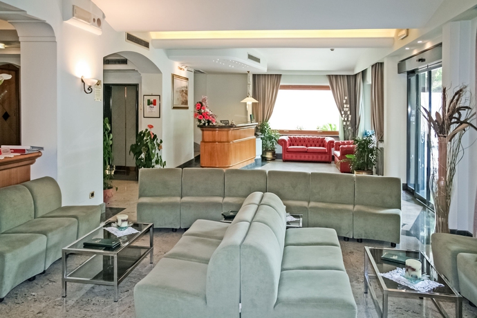 Imagen de los interiores del Hotel Comfort Gardenia Sorrento Coast. Foto 14