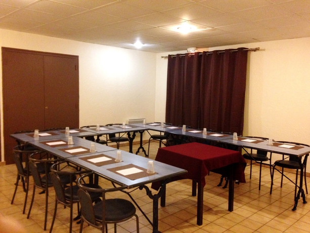 Imagen de los interiores del Hotel Comfort Hotel Bourg En Bresse. Foto 7