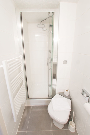 Imagen de la habitación del Hotel Comfort Hotel Cergy Pontoise. Foto 14