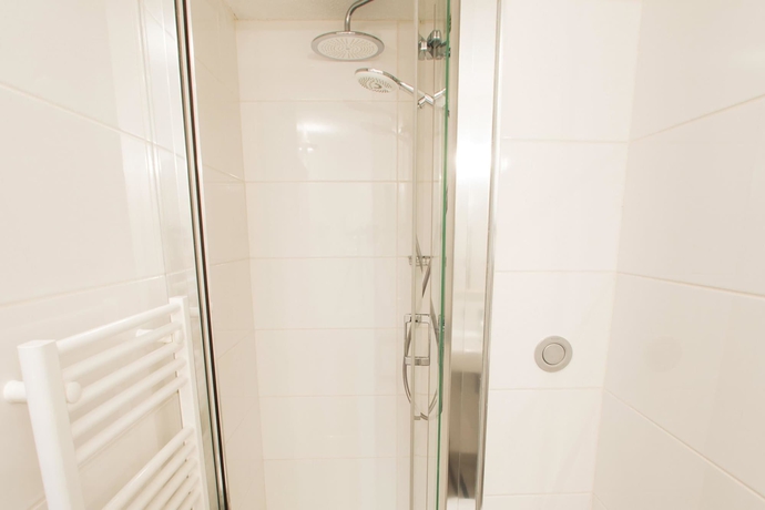 Imagen de la habitación del Hotel Comfort Hotel Cergy Pontoise. Foto 15