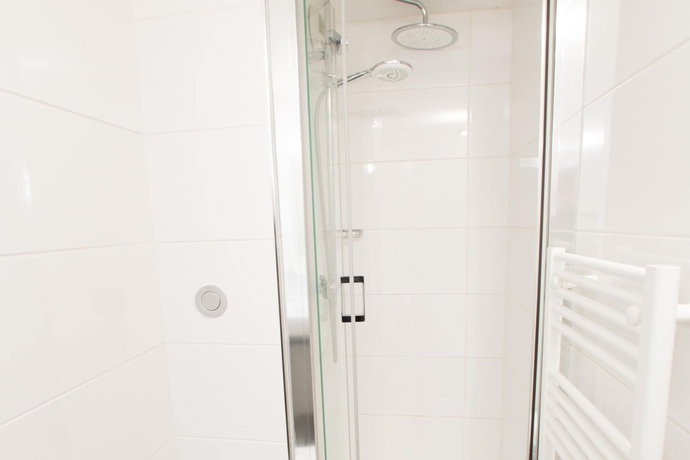 Imagen de la habitación del Hotel Comfort Hotel Cergy Pontoise. Foto 18