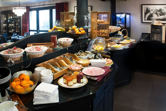 Imagen del bar/restaurante del Hotel Comfort Hotel Cergy Pontoise. Foto 3