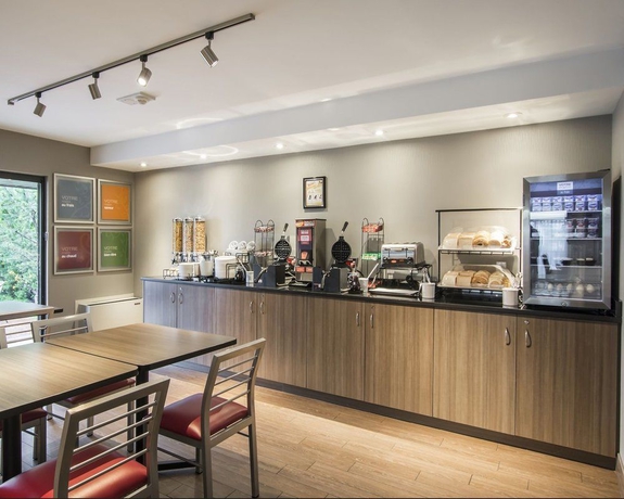 Imagen del bar/restaurante del Hotel Comfort Inn Airport East - Ancienne Lorette. Foto 6