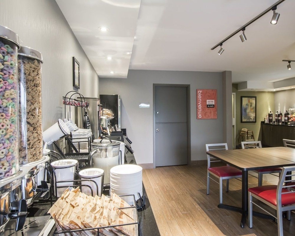 Imagen del bar/restaurante del Hotel Comfort Inn Airport East - Ancienne Lorette. Foto 8