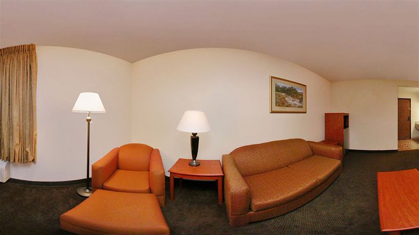 Imagen de los interiores del Hotel Comfort Inn Airport. Foto 10
