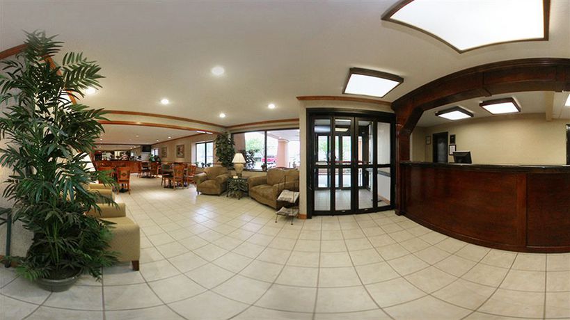 Imagen de los interiores del Hotel Comfort Inn Airport. Foto 11