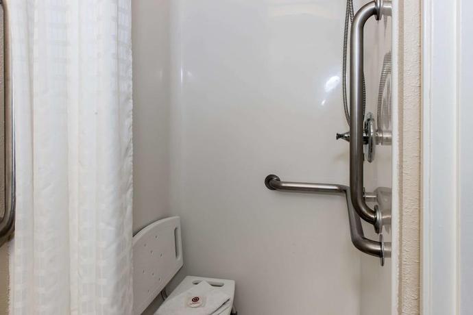 Imagen de la habitación del Hotel Comfort Inn Airport, Indian&aacute;polis. Foto 5