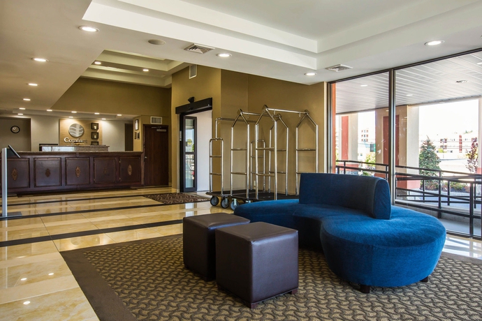 Imagen de los interiores del Hotel Comfort Inn Airport, Manchester. Foto 8