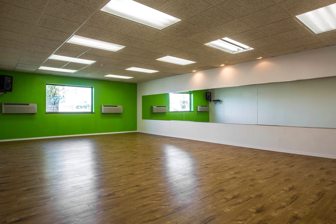 Imagen de los interiores del Hotel Comfort Inn Airport, Manchester. Foto 9