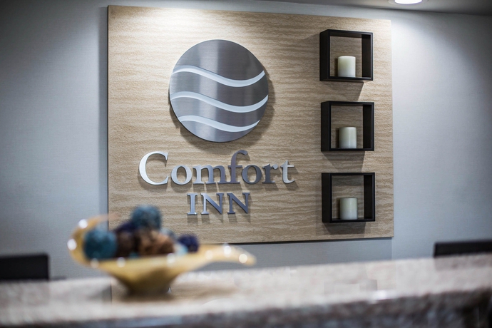 Imagen de los interiores del Hotel Comfort Inn Airport, Manchester. Foto 10
