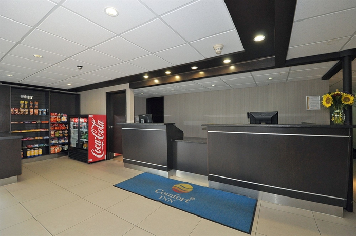 Imagen de los interiores del Hotel Comfort Inn Airport West. Foto 12