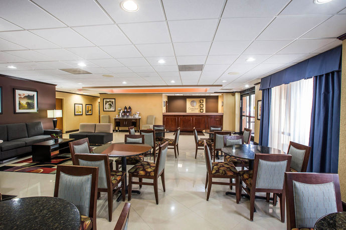 Imagen de los interiores del Hotel Comfort Inn Alpharetta - Atlanta North. Foto 16