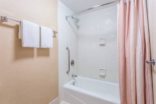 Imagen de la habitación del Hotel Comfort Inn, Alpharetta. Foto 3