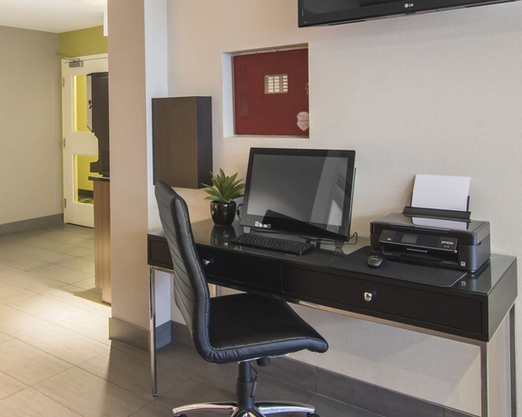 Imagen de los interiores del Hotel Comfort Inn Ancienne-Lorette - Quebec Airport. Foto 16