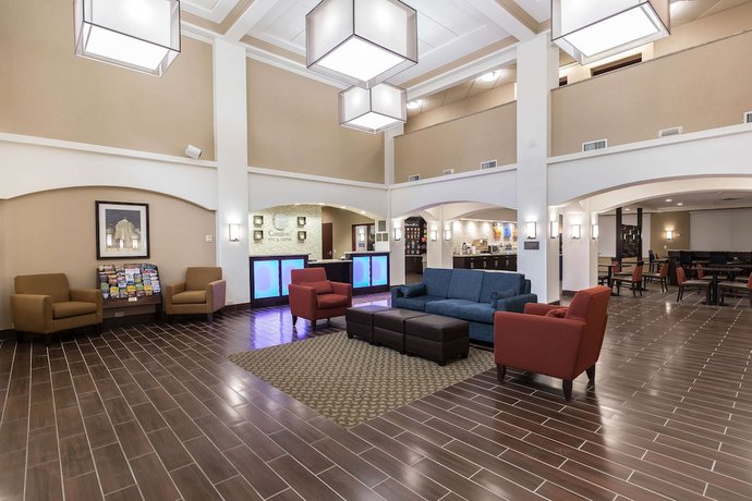 Imagen de los interiores del Hotel Comfort Inn And Suites, Allen Park. Foto 12