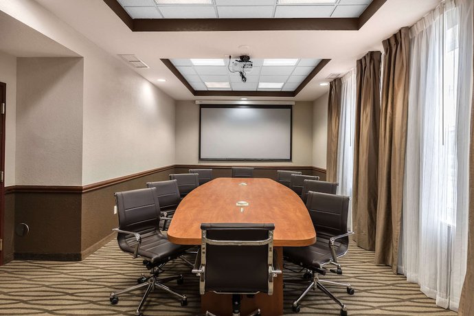 Imagen de los interiores del Hotel Comfort Inn And Suites, Allen Park. Foto 13