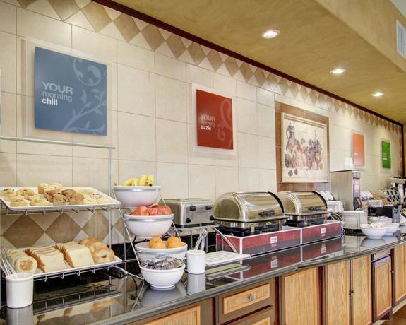 Imagen del bar/restaurante del Hotel Comfort Inn And Suites Alvarado. Foto 4