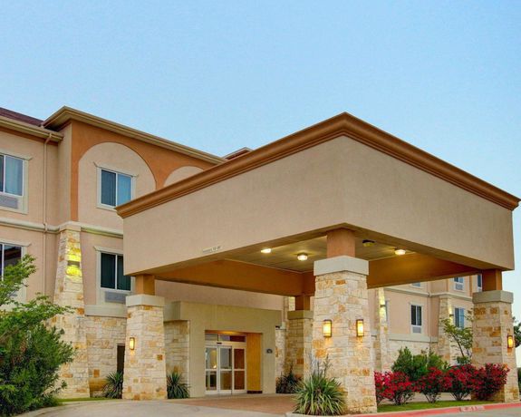 Imagen general del Hotel Comfort Inn And Suites Alvarado. Foto 1