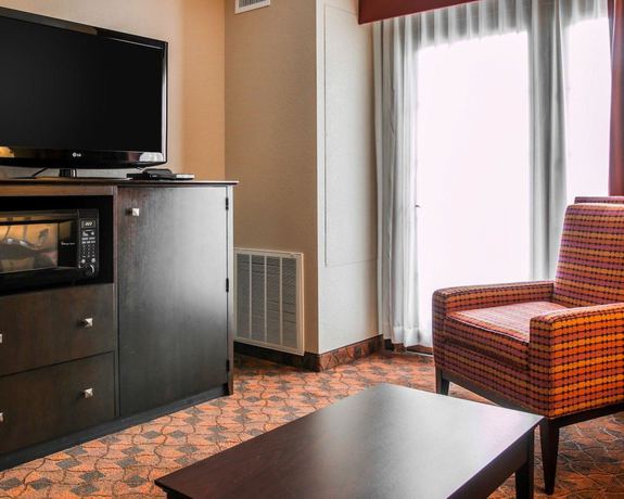 Imagen de la habitación del Hotel Comfort Inn And Suites And Conference Center. Foto 11