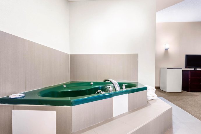 Imagen de la habitación del Hotel Comfort Inn And Suites Barrie. Foto 9