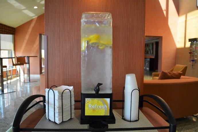 Imagen de los interiores del Hotel Comfort Inn And Suites Evansville Airport. Foto 15