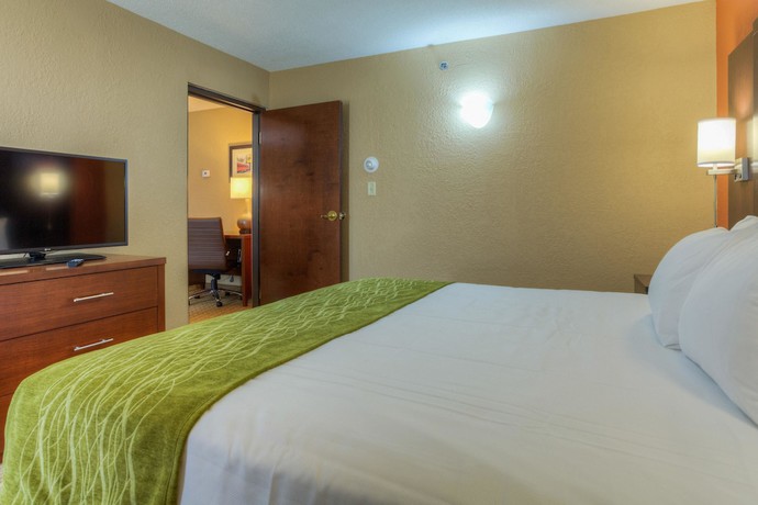 Imagen de la habitación del Hotel Comfort Inn And Suites Evansville Airport. Foto 7