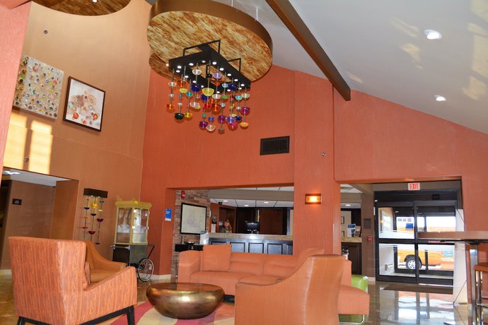 Imagen de los interiores del Hotel Comfort Inn And Suites Evansville Airport. Foto 17