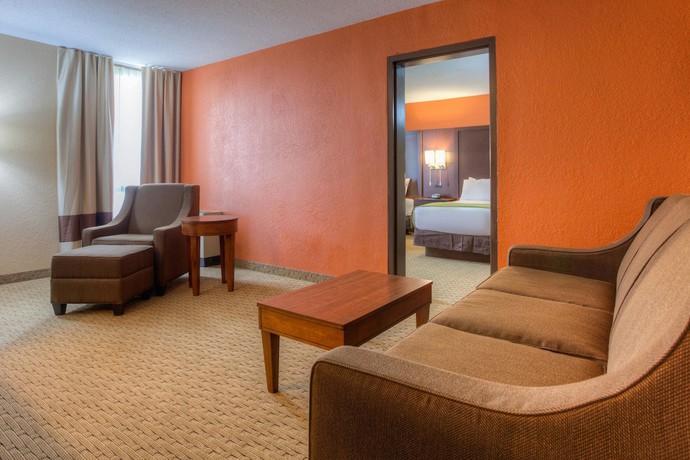 Imagen de la habitación del Hotel Comfort Inn And Suites Evansville Airport. Foto 10