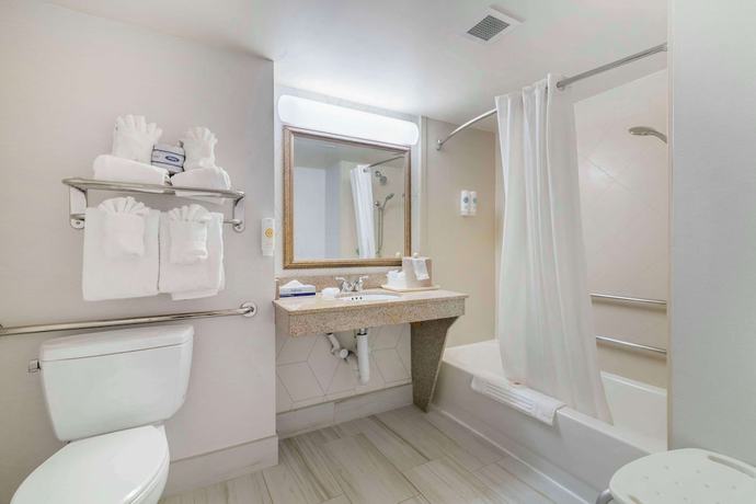 Imagen de la habitación del Hotel Comfort Inn And Suites, Lake George. Foto 3
