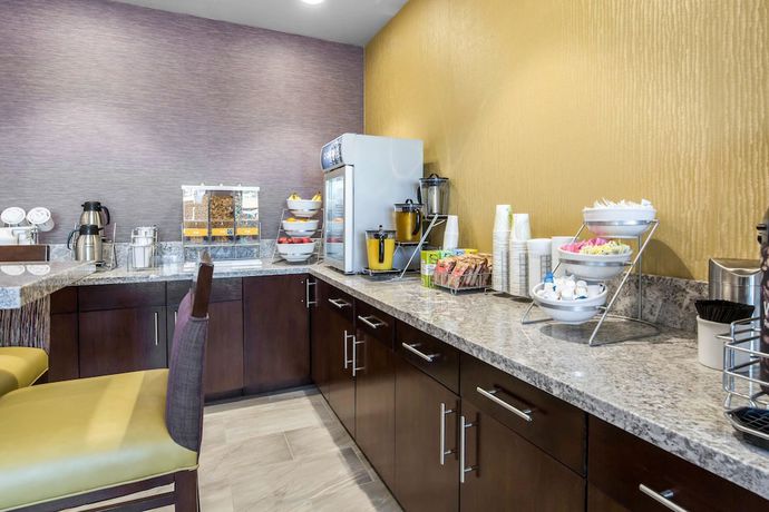 Imagen del bar/restaurante del Hotel Comfort Inn And Suites, Lovington. Foto 3
