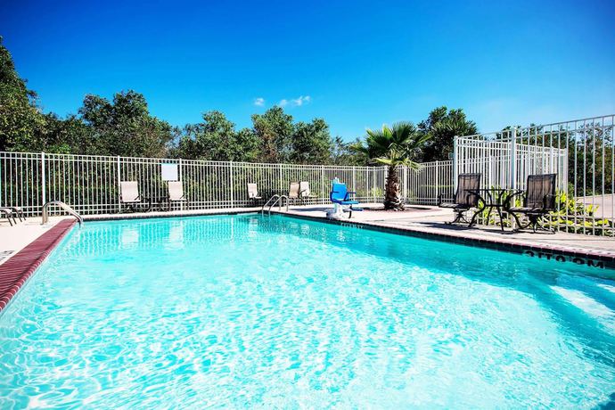 Imagen de la piscina del Hotel Comfort Inn And Suites New Iberia - Avery Island. Foto 20