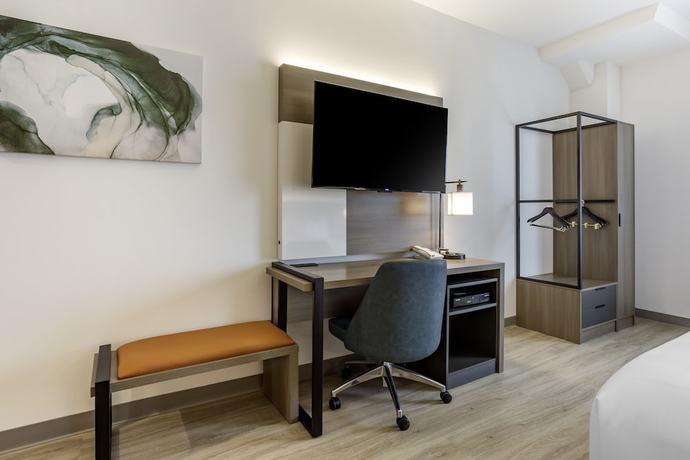 Imagen de la habitación del Hotel Comfort Inn And Suites Newark Liberty International Airport. Foto 17