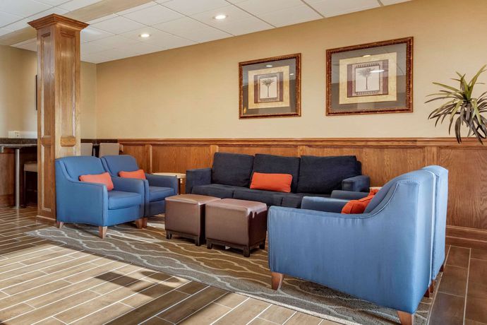 Imagen de los interiores del Hotel Comfort Inn And Suites, Triadelphia. Foto 15