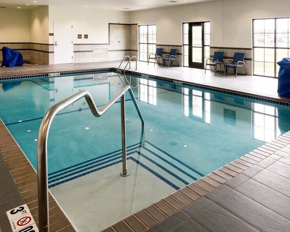 Imagen de la piscina del Hotel Comfort Inn And Suites West - Medical Center. Foto 20