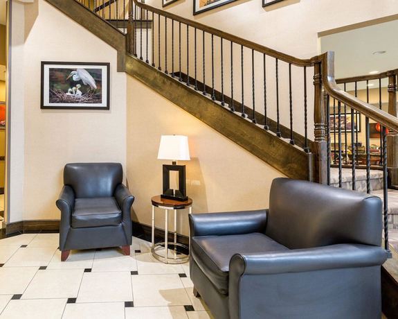 Imagen de los interiores del Hotel Comfort Inn And Suites Winnie. Foto 18