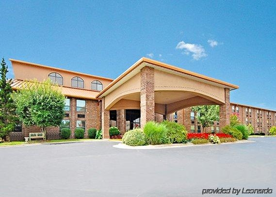 Imagen general del Hotel Comfort Inn At Thousand Hills. Foto 7