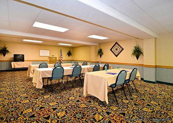 Imagen general del Hotel Comfort Inn At Thousand Hills. Foto 9