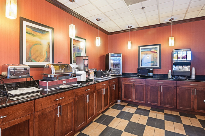 Imagen del bar/restaurante del Hotel Comfort Inn Ballston. Foto 2
