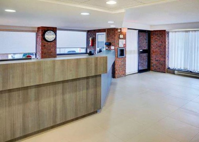 Imagen de los interiores del Hotel Comfort Inn Barrie. Foto 16