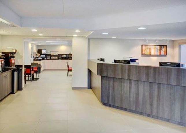 Imagen de los interiores del Hotel Comfort Inn Barrie. Foto 17