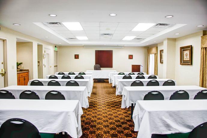 Imagen de los interiores del Hotel Comfort Inn Birmingham Homewood. Foto 7