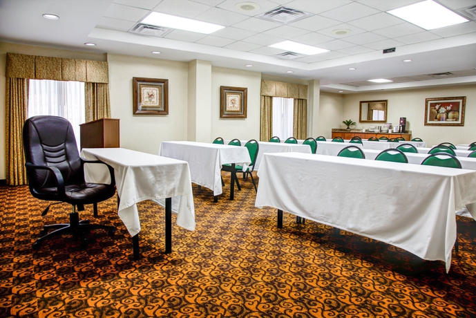 Imagen de los interiores del Hotel Comfort Inn Birmingham Homewood. Foto 8