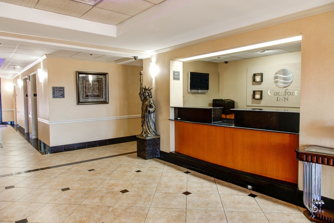 Imagen de los interiores del Hotel Comfort Inn Birmingham Homewood. Foto 10