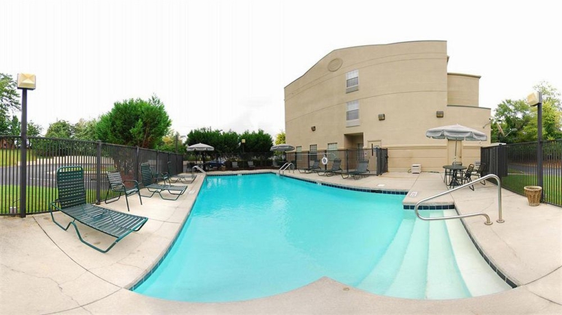 Imagen de la piscina del Hotel Comfort Inn Birmingham - Irondale. Foto 8