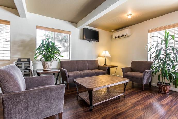 Imagen de los interiores del Hotel Comfort Inn Bishop. Foto 9