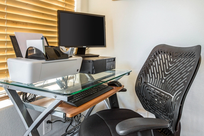 Imagen de los interiores del Hotel Comfort Inn Bishop. Foto 11