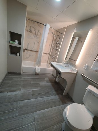 Imagen de la habitación del Hotel Comfort Inn Boston Milford. Foto 6